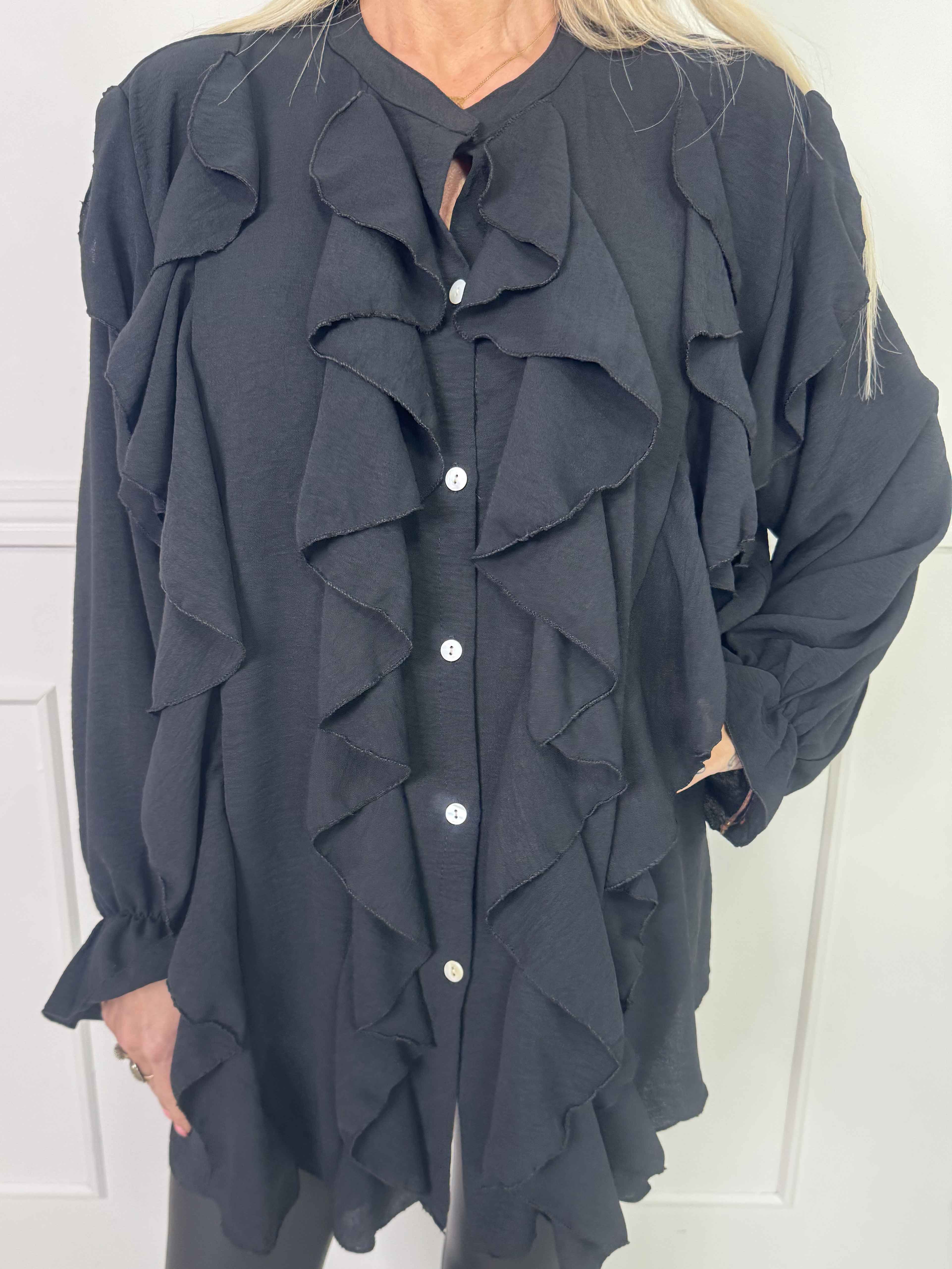 Trudie - Sød skjorte i viskose med fine flæser foran